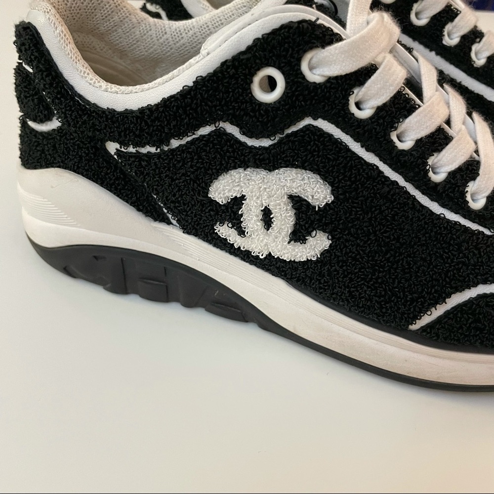 CHANEL sneakers size 38